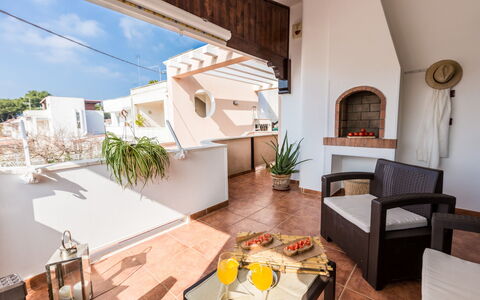 Appartamento Lido Specchiolla: Huis, Appartement, Bloempot, Kamerplant, Balkon, Stoel, Schaduw, Beits, Penthouse