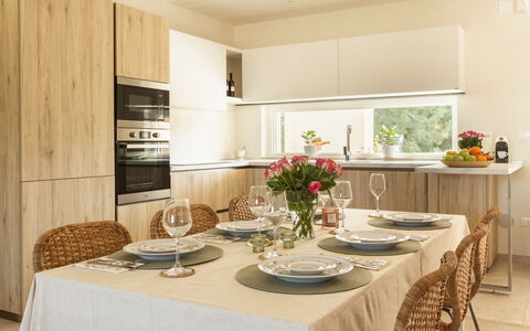 Villa Pallino: Meubilair, Interieur Ontwerp, Keuken, Countertop, Hout, Cabinetry, Toestel Van De Keuken, Tableware, Flooring, Keuken En Eettafel