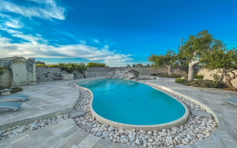 Masseria Capasa: Blauw, Zwembad, Samengesteld Materiaal, Waterpartij, Flagstone, Toevlucht, Tropen, Hotel, Eco Hotel