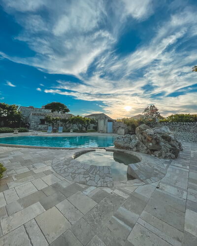 Masseria Capasa: Flagstone, Waterpartij, Tegel, Landscaping, Zwembad, Fontein