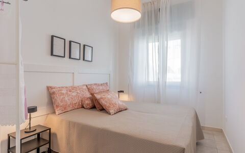 Casa Olimpo: Meubilair, Bed, Interieur Ontwerp, Slaapkamer, Flooring, Verdieping, Muur, Laken, Bedding, Hout