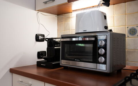 La Vista Mare Da Viola: Toestel Van De Keuken, Huishoudapparatuur, Elektronisch Apparaat, Major Appliance, Small Appliance, Countertop, Keuken, Magnetron