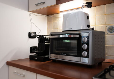 La Vista Mare Da Viola: Toestel Van De Keuken, Huishoudapparatuur, Elektronisch Apparaat, Major Appliance, Small Appliance, Countertop, Keuken, Magnetron