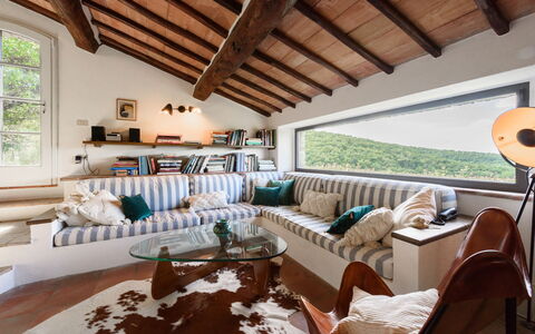 Villa Poggio La Croce: Meubilair, Interieur Ontwerp, Bankstel, Muur, Hout, Flooring, Woonkamer, Huis, Kamer, Verdieping