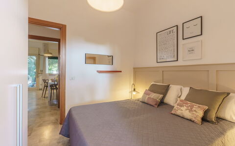 Villa Nami: Interieur Ontwerp, Meubilair, Muur, Flooring, Plafond, Hout, Bed, Kamer, Verdieping, Slaapkamer