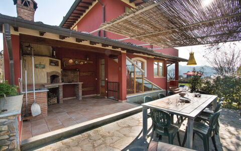 Villa Camaiore: Meubilair, Stoel, Huis, Veranda, Verblijf, Schaduw, Keuken En Eettafel, Beits, Buitenmeubels, Bloempot