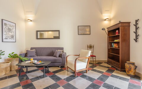 Dimora Storica: Flooring, Interieur Ontwerp, Meubilair, Muur, Verdieping, Hout, Plafond, Kamer, Verlichting, Woonkamer