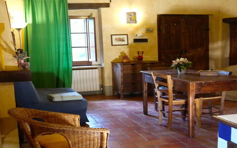 Appartamento Rustico, Wifi, Perugia: Meubilair, Interieur Ontwerp, Flooring, Hout, Verdieping, Tafel, Stoel, Keuken En Eettafel, Kamer, Eetkamer
