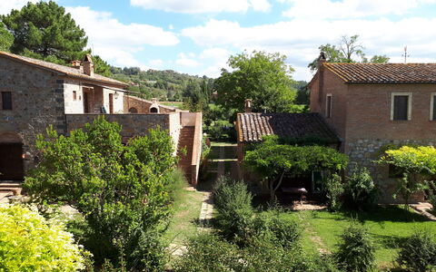 Appartamento Scuderia Del Borgo, Wifi, Perugia: Boom, Gebouw, Huis, Dak, Woongebied, Huis, Landelijk Gebied, Struik, Landschap