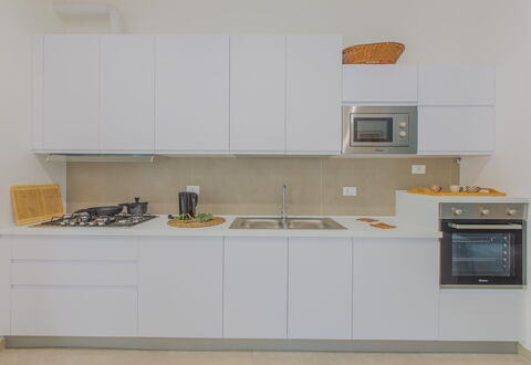 Casa Nonna Netta: Keuken, Toestel Van De Keuken, Countertop, Major Appliance, Interieur Ontwerp, Hout, Cabinetry, Flooring, Fornuis, Fornuis