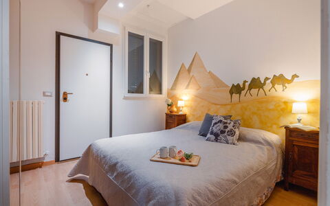 Casa Colleoro: Bed, Interieur Ontwerp, Slaapkamer, Meubilair, Bedding, Muur, Laken, Hout, Verdieping, Kamer
