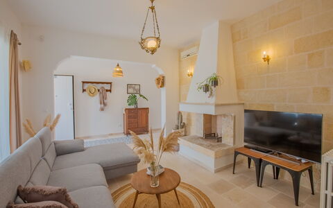 Villa Vera: Interieur Ontwerp, Meubilair, Flooring, Hout, Plafond, Verdieping, Woonkamer, Bankstel, Verlichting, Kamer