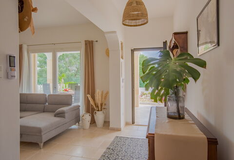 Villa Vera: Meubilair, Muur, Interieur Ontwerp, Bankstel, Hout, Flooring, Woonkamer, Huis, Verdieping, Plafond