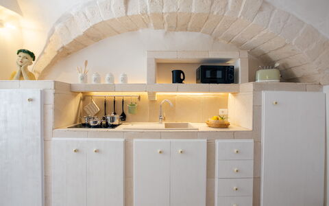 Casa Tosca: Interieur Ontwerp, Meubilair, Flooring, Keuken, Verlichting, Countertop, Plafond, Verdieping, Cabinetry, Toestel Van De Keuken