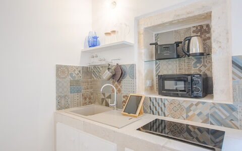 Casa Bolero: Flooring, Interieur Ontwerp, Verdieping, Tegel, Countertop, Keuken, Mozaïek, Ceramic, Lichte Inrichting, Major Appliance