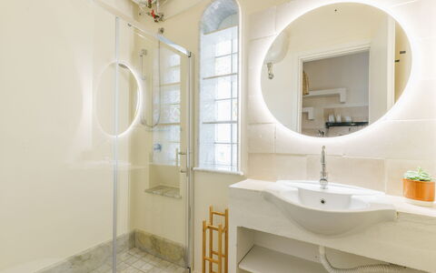 Ville Poggioreale: Interieur Ontwerp, Muur, Flooring, Verdieping, Loodgieterswerkinrichting, Badkamer, Plafond, Verlichting, Loodgieter, Lichte Inrichting