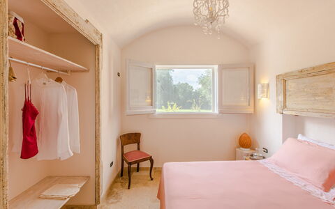 Trullo Della Quercia: Interieur Ontwerp, Muur, Meubilair, Slaapkamer, Hout, Verdieping, Flooring, Bed, Textiel, Plafond