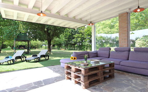 Silea Apartments, Pool, Garden, Treviso: Meubilair, Buitenmeubels, Schaduw, Stoel, Buitentafel, Outdoor Structuur, Tuin, Patio, Backyard