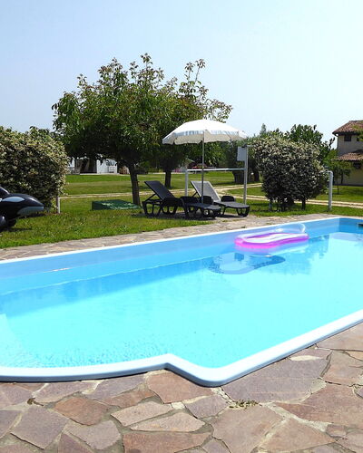 Silea Apartments, Pool, Garden, Treviso: Blauw, Zwembad, Samengesteld Materiaal, Toevlucht, Vrije Tijd, Schaduw, Backyard, Hacienda, Werf, Hotel