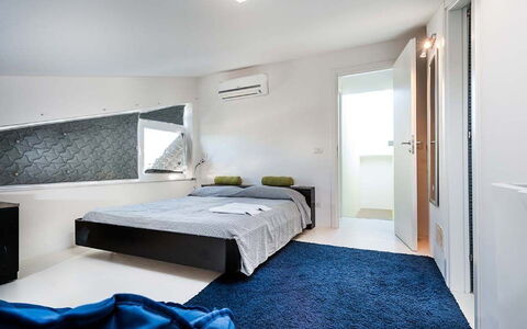 Cala Marina: Interieur Ontwerp, Flooring, Verdieping, Muur, Meubilair, Plafond, Kamer, Slaapkamer, Bed, Verlichting
