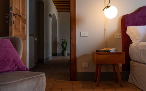 Villa Domus Papi: Meubilair, Muur, Interieur Ontwerp, Hout, Slaapkamer, Flooring, Verdieping, Verlichting, Huis, Bed