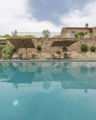 Villa Domus Papi: Zwembad, Landgoed, Hacienda, Villa, Flagstone, Toevlucht, Binnenplaats, Buitenmeubels, Waterpartij, Eco Hotel