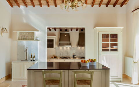 Podere Bella Vista: Meubilair, Interieur Ontwerp, Flooring, Muur, Hout, Verdieping, Lichte Inrichting, Plafond, Huis, Keuken