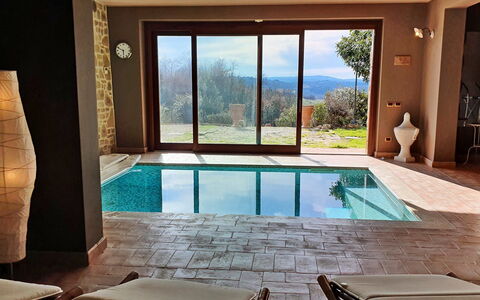 Santa Barbara: Zwembad, Flooring, Meubilair, Interieur Ontwerp, Verdieping, Toevlucht, Eco Hotel, Stoel, Beits, Hotel