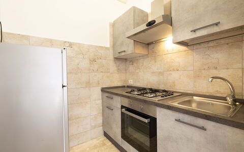 Gallipoli Apartment Ac, Seaside: Keuken, Major Appliance, Flooring, Countertop, Toestel Van De Keuken, Verdieping, Cabinetry, Interieur Ontwerp, Huishoudapparatuur, Fornuis