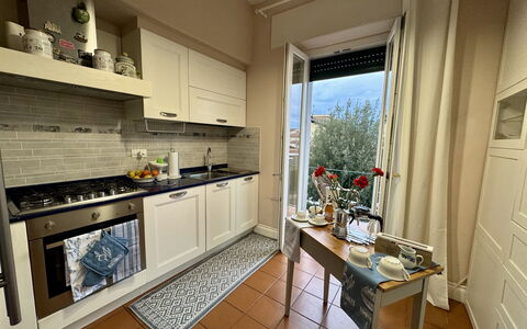 Sto Bene Qua: Toestel Van De Keuken, Keuken, Major Appliance, Meubilair, Countertop, Interieur Ontwerp, Flooring, Huishoudapparatuur, Cabinetry, Kamer