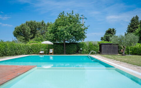 Casa Viola Pool, Wifi, Montaione: Zwembad, Blauw, Toevlucht, Samengesteld Materiaal, Eco Hotel, Schaduw, Tuin, Waterpartij, Thermae, Landscaping