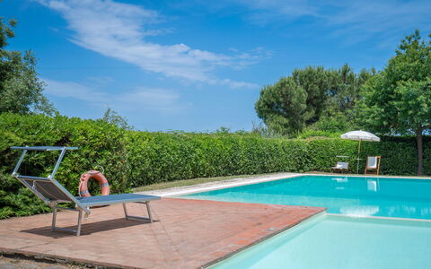 Casa Viola Pool, Wifi, Montaione: Zwembad, Blauw, Toevlucht, Buitenmeubels, Eco Hotel, Schaduw, Tuin, Thermae, Landscaping, Backyard