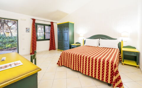 Nature & Country Resort Near The sea: Meubilair, Flooring, Interieur Ontwerp, Verdieping, Plafond, Toevlucht, Stoel, Hotel, Kamerplant, Zwembad