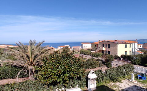 Residenza Agnese Sardegna: Lucht, Blauw, Horizon, Zee, Oceaan, Kust, Balkon, Landgoed, Landscaping, Toevlucht