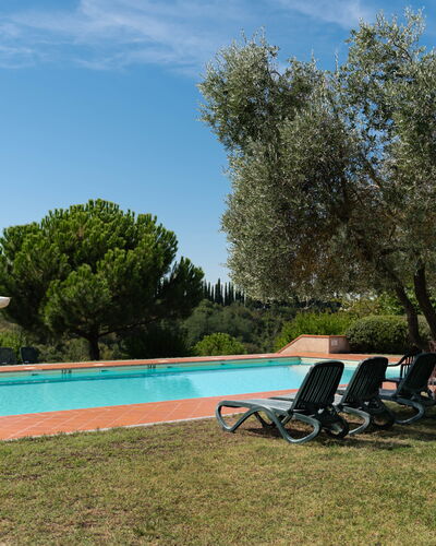 Country House In Tuscan Hills: Zwembad, Toevlucht, Hacienda, Tuin, Landgoed, Landscaping, Eco Hotel, Schaduw, Buitenmeubels, Villa