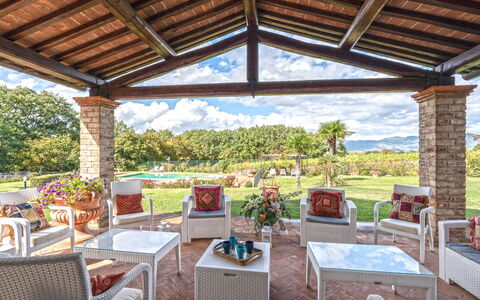 Dimora Di Castroncello: Tuin, Landgoed, Toevlucht, Eco Hotel, Schaduw, Hacienda, Verblijf, Landscaping, Stoel, Boerderij