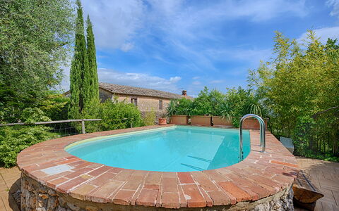 Podere Lorena, Charming Tuscan Farmhouse: Zwembad, Samengesteld Materiaal, Steen, Backyard, Buitenmeubels, Hacienda, Waterpartij, Flagstone, Villa, Eco Hotel