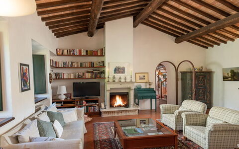 Casale del Timignano, Private Villa with Huge Gard: Meubilair, Interieur Ontwerp, Muur, Bankstel, Hout, Flooring, Huis, Woonkamer, Kamer, Plafond