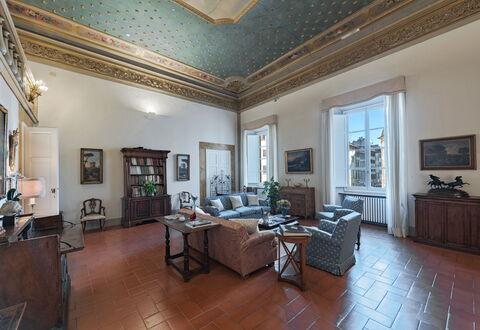 Elegant Suite: Florence Apartment with View on Med: Interieur Ontwerp, Meubilair, Plafond, Flooring, Verdieping, Kamer, Verlichting, Fotolijst, Stoel, Woonkamer
