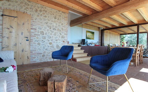 Villa Montello Pool, Jacuzzi, Ac, Wifi, Treviso: Meubilair, Interieur Ontwerp, Flooring, Stoel, Hout, Verdieping, Kamer, Tafel, Woonkamer, Verlichting