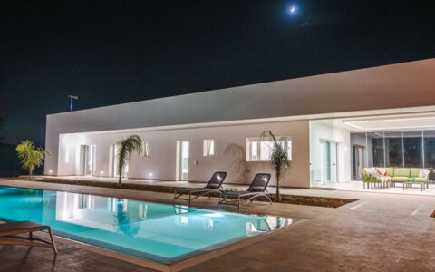 Villa Donnosanto a 5 Minuti Da Spiaggia. Ostuni 10: Zwembad, Toevlucht, Landgoed, Schaduw, Eco Hotel, Schemer, Ontwerp, Hotel, Landscaping, Villa