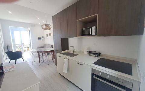 Central Design Flat With Parking, Bogliasco: Flooring, Verdieping, Countertop, Interieur Ontwerp, Keuken, Meubilair, Major Appliance, Toestel Van De Keuken, Cabinetry, Kamer