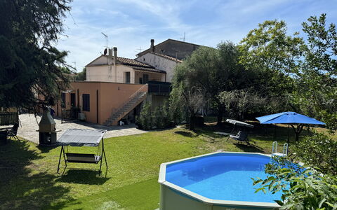 Il Volo Del Nibbio: Zwembad, Backyard, Tuin, Landgoed, Werf, Landscaping, Gazon, Schaduw, Hacienda, Villa