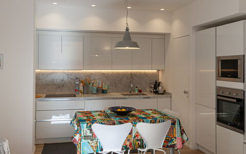 La Casa Dei Mandarini: Meubilair, Interieur Ontwerp, Flooring, Muur, Verdieping, Hout, Lichte Inrichting, Plafond, Keuken, Verlichting