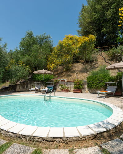Casa Livia: Zwembad, Buitenmeubels, Meubilair, Stoel, Toevlucht, Backyard, Schaduw, Tuin, Eco Hotel, Landscaping