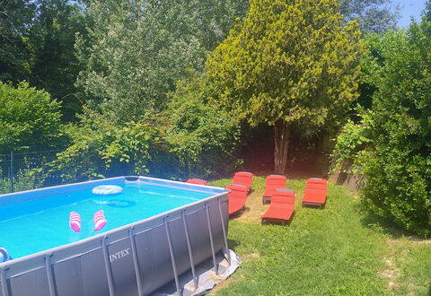 Cottage Wisteria: Tuin, Gazon, Backyard, Vrije Tijd, Plastic, Schaduw, Werf, Zwembad, Park