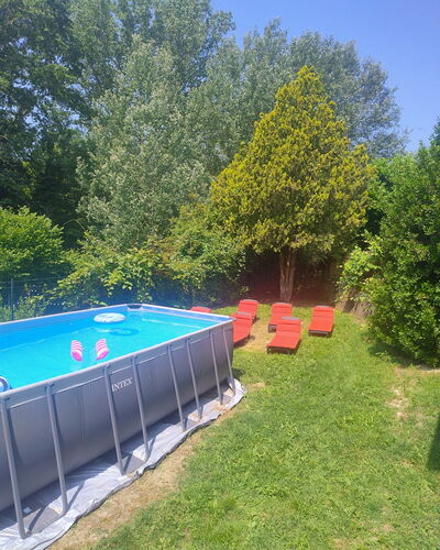 Cottage Wisteria: Tuin, Gazon, Backyard, Vrije Tijd, Plastic, Schaduw, Werf, Zwembad, Park