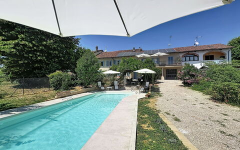 Casetta di Agnese: Zwembad, Woongebied, Buitenmeubels, Toevlucht, Paraplu, Vrije Tijd, Landgoed, Hacienda, Schaduw, Villa