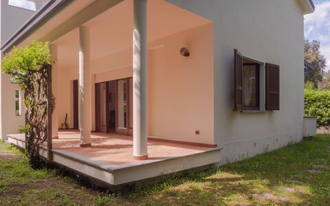 Casa Carla: Huis, Woongebied, Deur, Kolom, Veranda, Schaduw, Beton, Home Deur, Landgoed, Outdoor Structuur