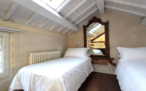 Design Loft, Romantic Retreat, Feltre: Hout, Interieur Ontwerp, Verdieping, Plafond, Flooring, Slaapkamer, Bed, Huis, Hardwood, Zolder